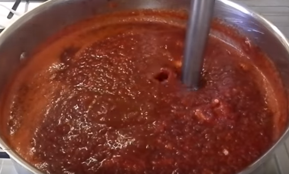 Аджика из слив острая очень просто готовится