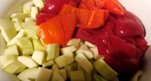 Аджика из кабачков быстро готовится 