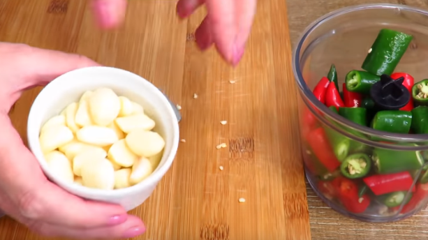 Аджика сырая очень быстро готовится