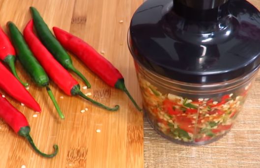 Аджика сырая очень быстро готовится