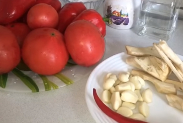 Рецепт аджики острой без варки легко воплотить в жизнь