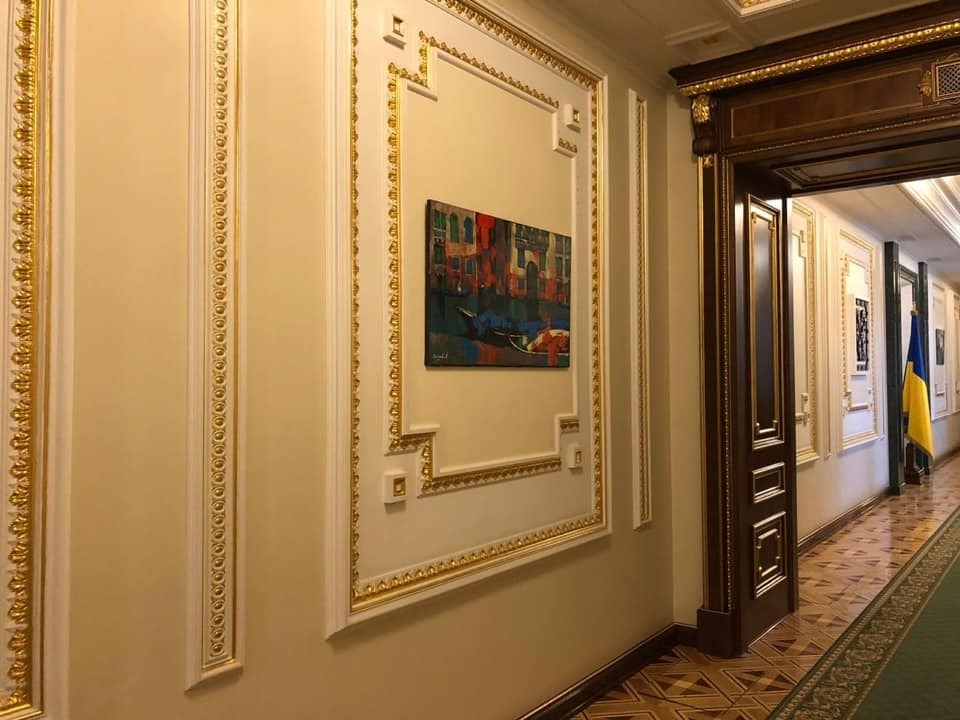 Картины в Офисе президента