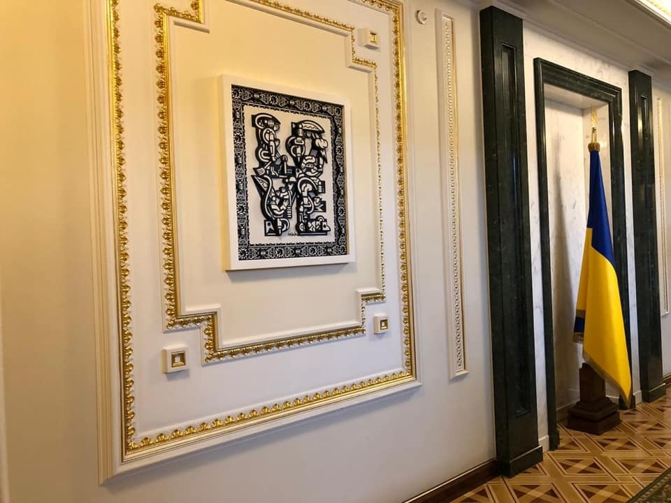 Картины в Офисе президента