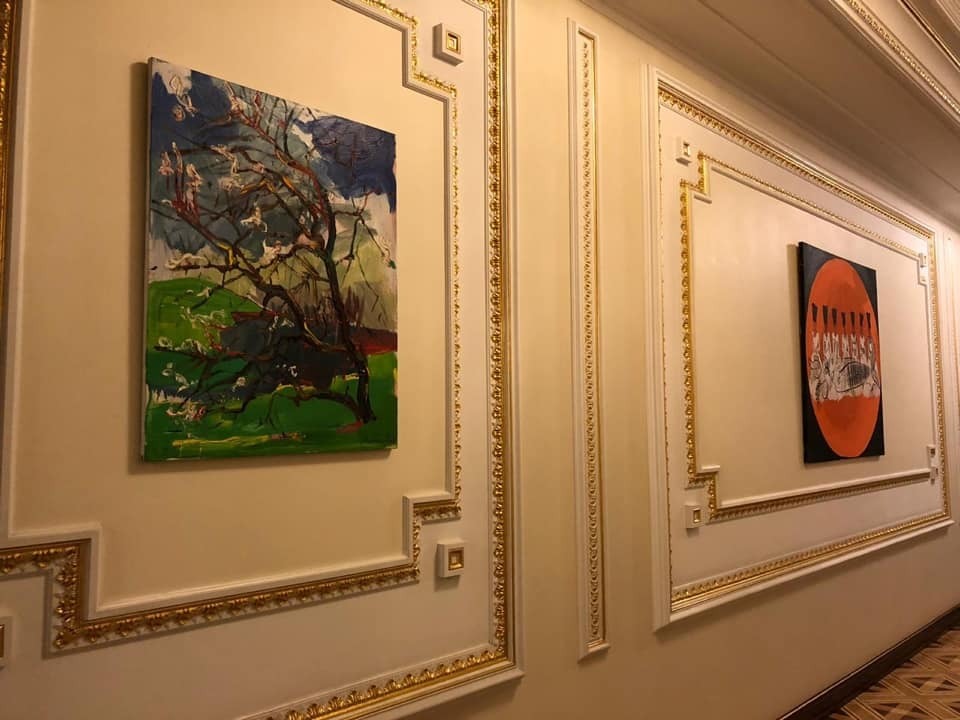 Картины в Офисе президента