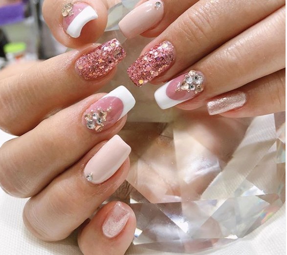 Модный французский маникюр 2019-2020