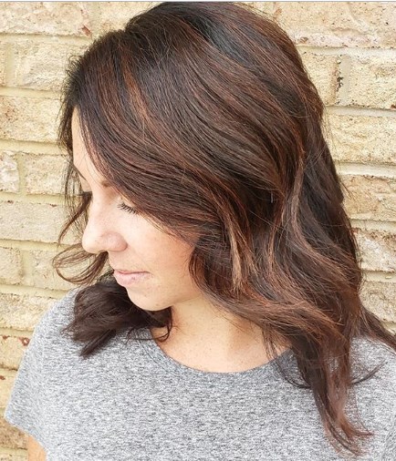 Каскад – идеальная стрижка на средние волосы 