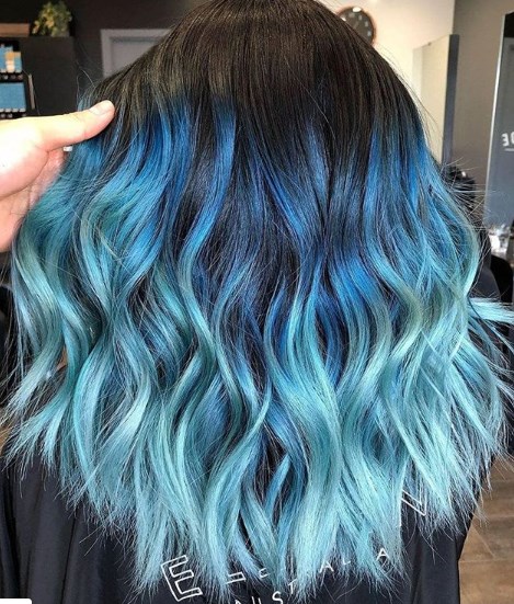 Каскад – идеальная стрижка на средние волосы 