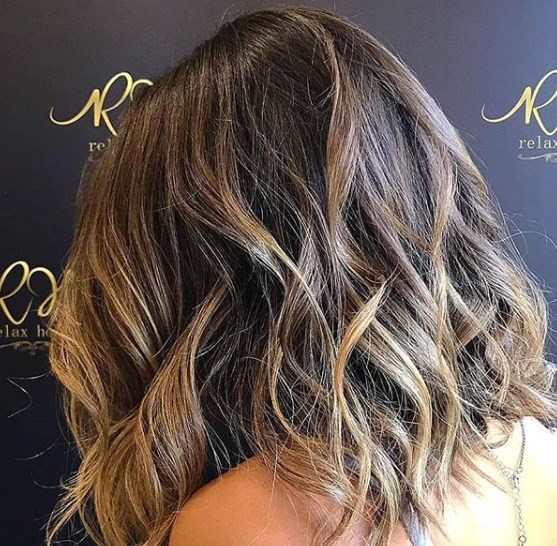 Каскад – идеальная стрижка на средние волосы 