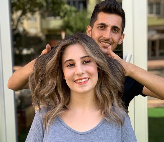 Каскад – идеальная стрижка на средние волосы 