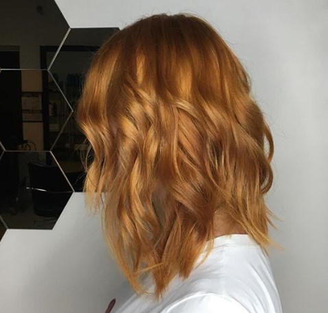 Каскад – идеальная стрижка на средние волосы 