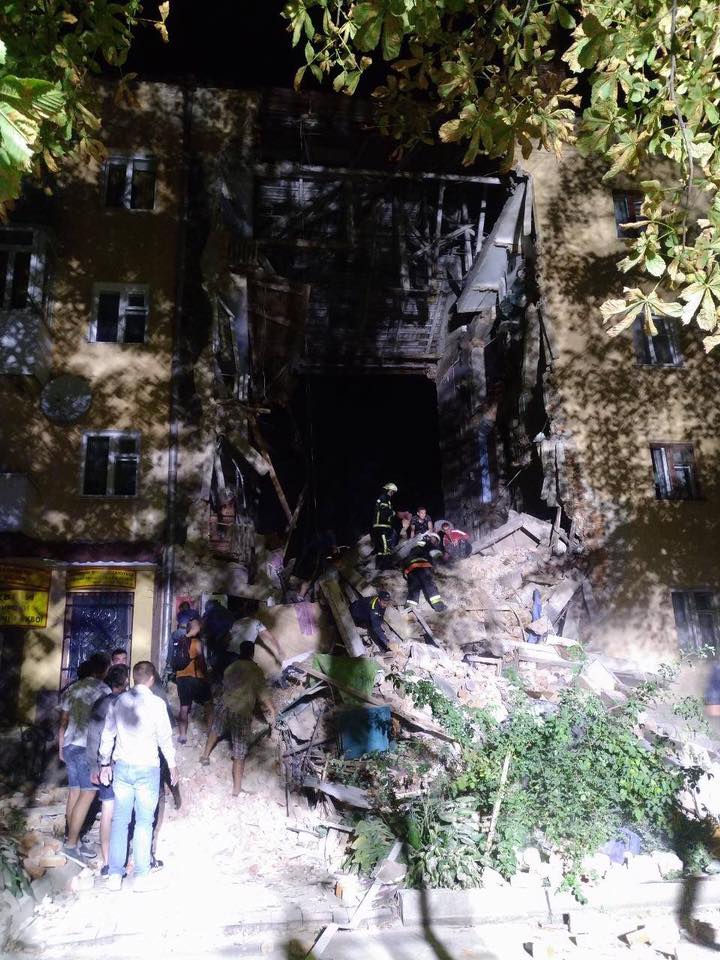 Взрыв в жилом доме в Дрогобыче