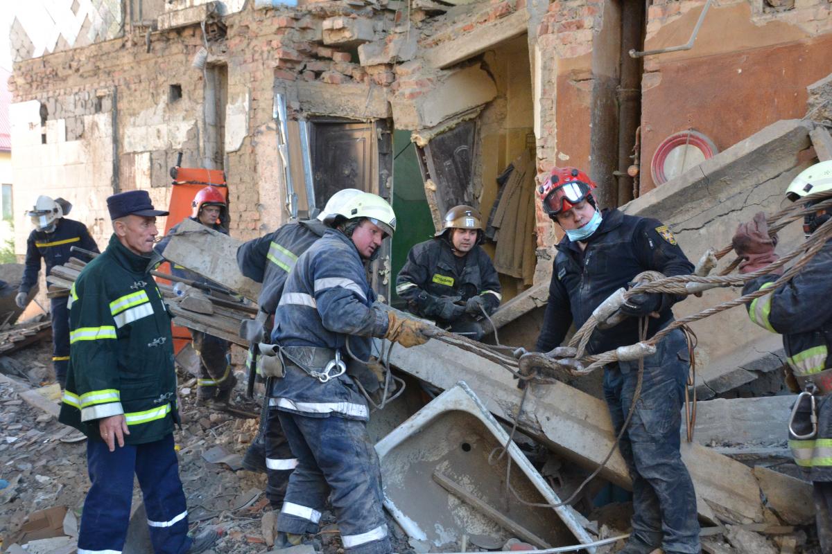 Последствия обрушения жилого дома в Дрогобыче