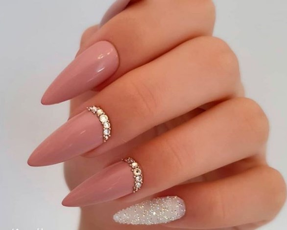 Нюдовый маникюр 2019-2020