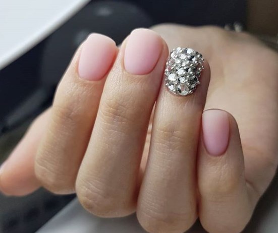 Нюдовый маникюр 2019-2020