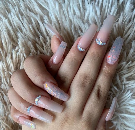 Нюдовый маникюр 2019-2020