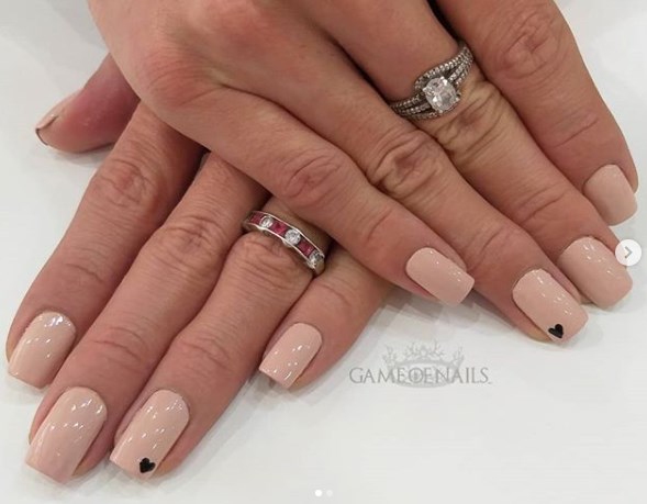 Нюдовый маникюр 2019-2020