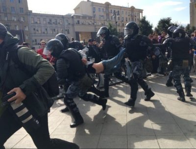 В Москве задержали 828 человек / twitter.com/MBKhMedia