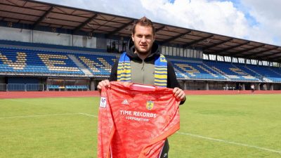 Украинский вратарь дисквалифицирован за расизм в Лиге Европы