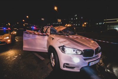 Масштабная погоня в Киеве: "неадекват" на BMW удирал от копов и нашел "свой" отбойник