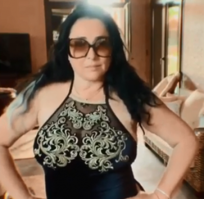 Лолита Милявская - Лолита Милявская на камеру потанцевала в купальнике