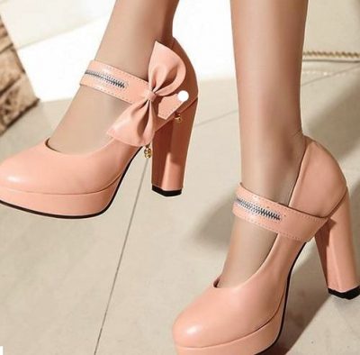 Женская обувь 2019-2020: в моду вернулась туфли в стиле Мэри Джейн с ремешком - фото