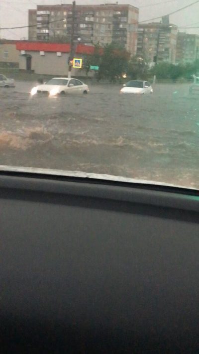 Улицы превратились в "реки" 