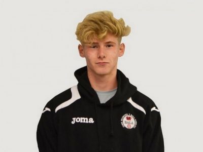 20-летний футболист совершил самоубийство