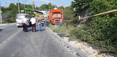 "Паровозик конкретный": в Севастополе мусоровоз смял одним махом 15 авто