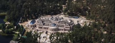 Хижина в лесу: журналисты вычислили поместье Ахметова на 20 гектаров - видео