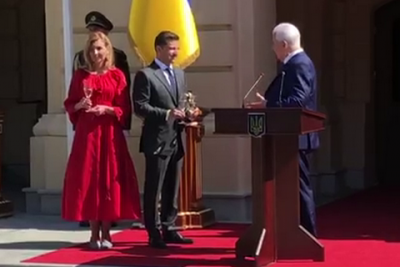 На приеме ко Дню независимости Зеленский отдал тост предшественнику: опубликовано видео