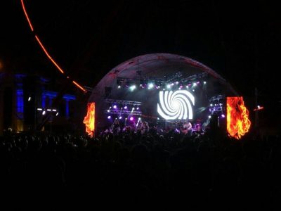 "Позор!" На Дне независимости в Харькове выступила группа из России