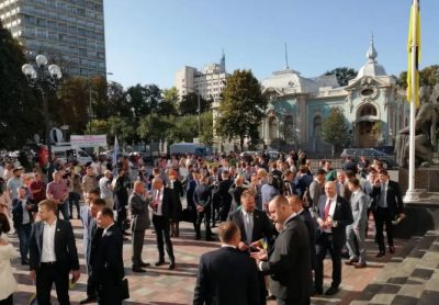 Первый раз в первый класс: как новая Рада собирается на заседание