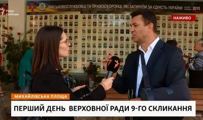 "Мне что, два года?": Тищенко обиделся на журналистку за вопросы об Иловайске