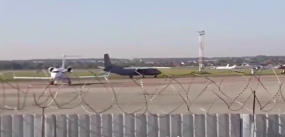 В столичном аэропорту приземлились три военных самолета