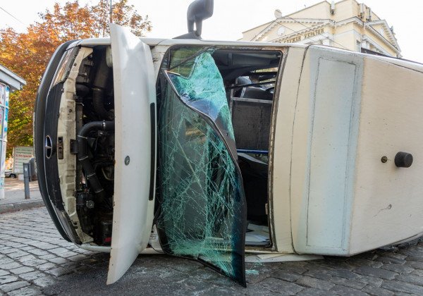 "Погоня и ДТП": в Днепре иномарка влетела в маршрутку, много пострадавших