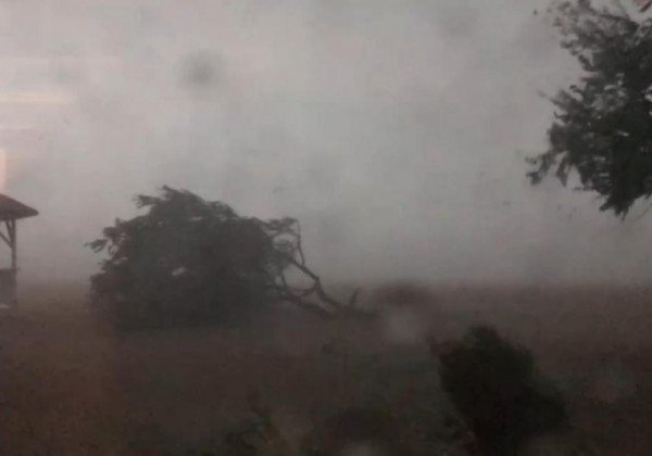 "В Крым воду дали": на видео показали полуостров во власти свирепой стихии