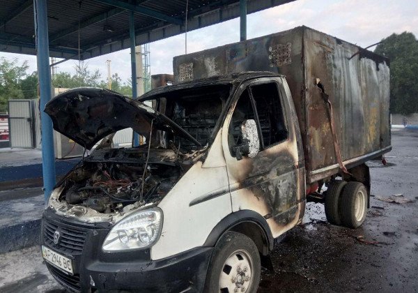 В Запорожье на АЗС взорвалась машина, опубликованы фото с места ЧП