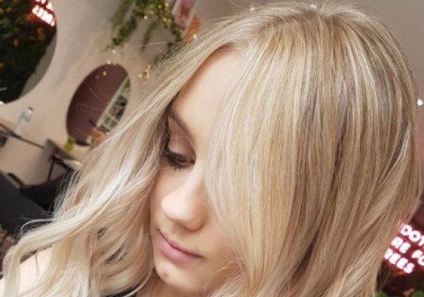 Модное окрашивание волос 2020 для блондинок: самые стильные варианты
