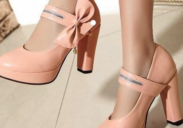 Женская обувь 2019-2020: в моду вернулась туфли в стиле Мэри Джейн с ремешком - фото