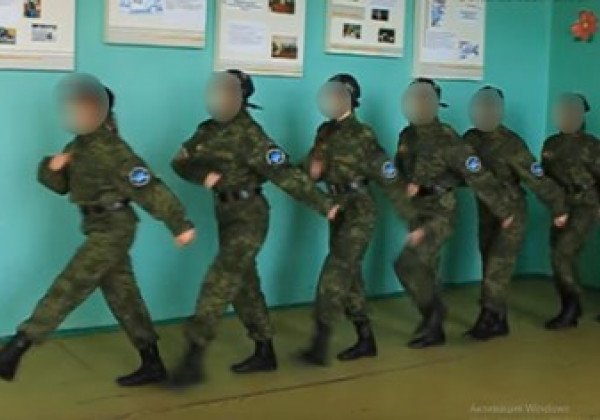 Юные террористы: в "ДНР" детям "промывают мозги" и учат воевать против ООС - фото