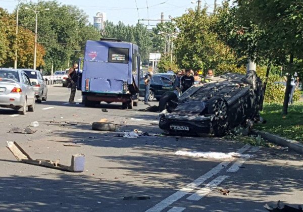 В Донецке произошло масштабное ДТП, среди жертв - дети