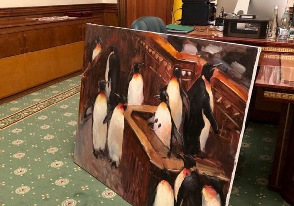 Пингвины и шаурма: в Офисе Зеленского освежили интерьер новыми картинами