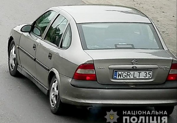 Облили фекалиями, брызнули слезоточивым газом: под Киевом атаковали нардепа