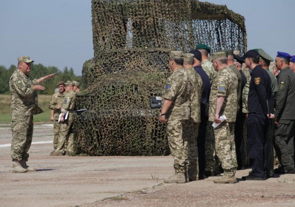 Холодный взгляд Бадоева и солнцепек: репетицию зе-марша показали на фото