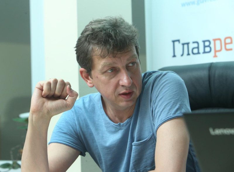 Эксперт объяснил, что стоит за "клубничной" поездкой Порошенко на Донбасс