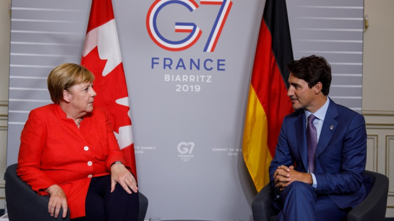 Заграница помогает: Меркель и Трюдо призвали Киев проводить реформы