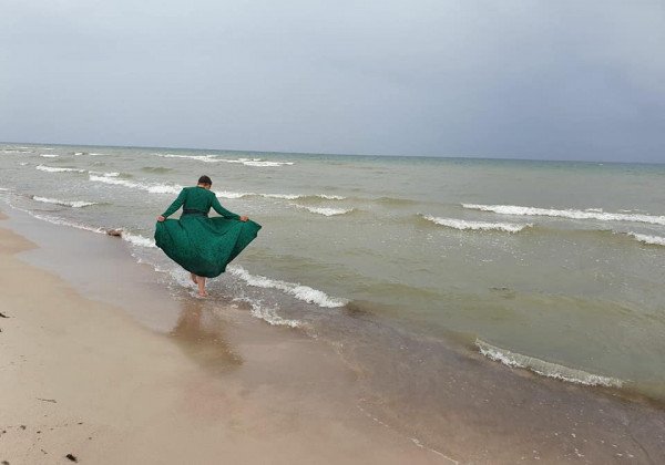 Босая Савченко в платье Босая Савченко в платье