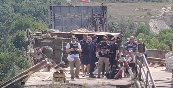 Совместное патрулирование боевиков и ОБСЕ Совместное патрулирование боевиков и ОБСЕ