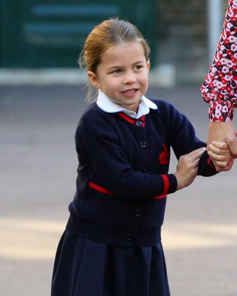 Кейт Миддлтон отвела принцессу Шарлотту в школу