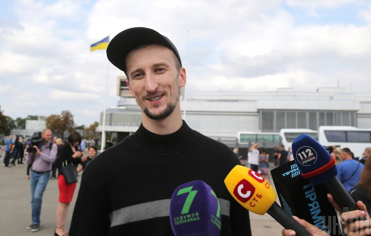 Украинские моряки и политзаключенные вернулись на родину